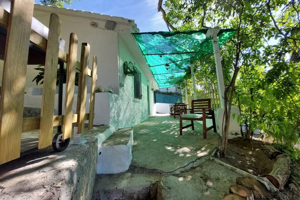 La Huerta Del Castillo Con Su Caz De Agua - Enjoy Life & Relax Castillo de Locubín エクステリア 写真