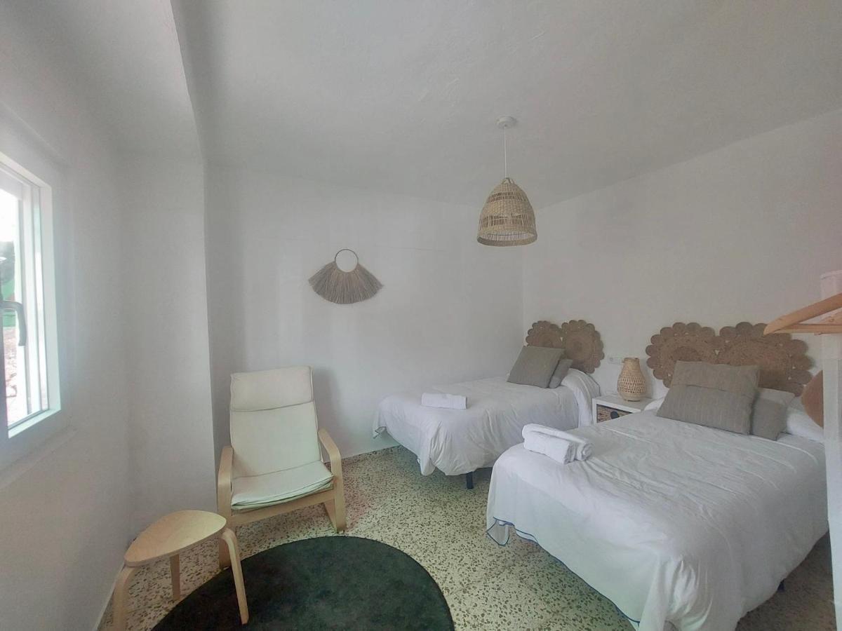 La Huerta Del Castillo Con Su Caz De Agua - Enjoy Life & Relax Castillo de Locubín エクステリア 写真